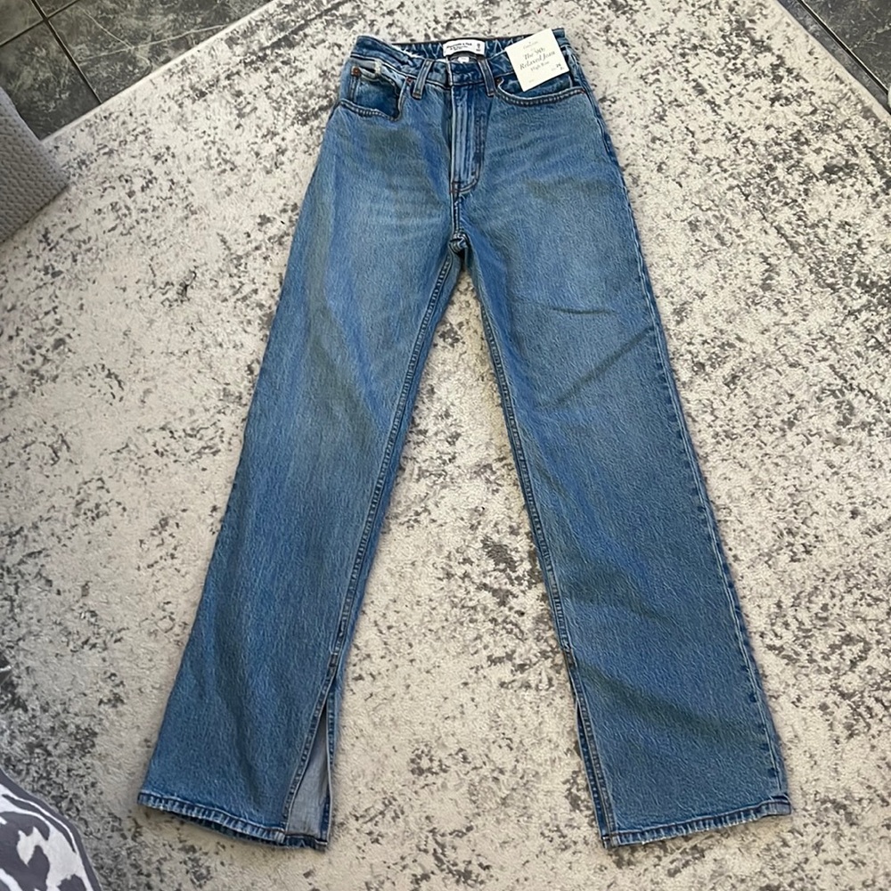 Abercrombie 90’s Relaxed Jeans